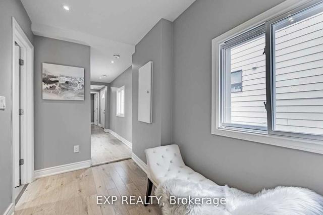 29 Bernice Cres, House detached with 4 bedrooms, 3 bathrooms and 3 parking in Toronto ON | Image 14