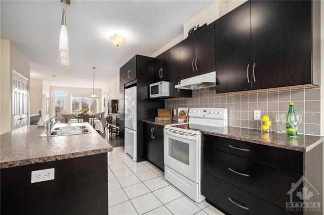 215 Fairside Private, Townhouse with 2 bedrooms, 3 bathrooms and 2 parking in Ottawa ON | Image 12