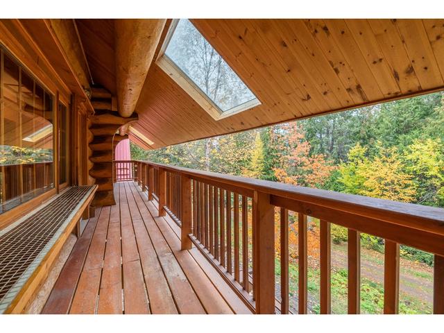 2197 Highway 3, House detached with 2 bedrooms, 2 bathrooms and 4 parking in Central Kootenay C BC | Image 17