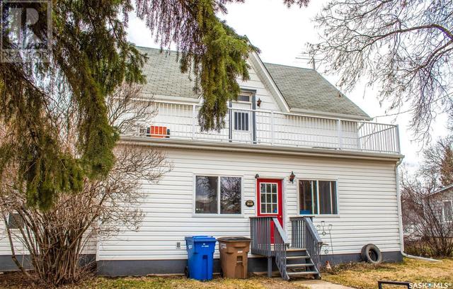 304 Broadway Avenue S, House detached with 6 bedrooms, 2 bathrooms and null parking in Melfort SK | Image 3
