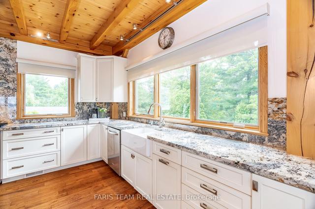 220 Kamenni Bay Rd, House detached with 5 bedrooms, 5 bathrooms and 20 parking in Georgian Bay ON | Image 39