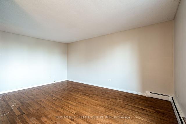 201 - 81 Charlton Ave E, Condo with 2 bedrooms, 1 bathrooms and 1 parking in Hamilton ON | Image 2