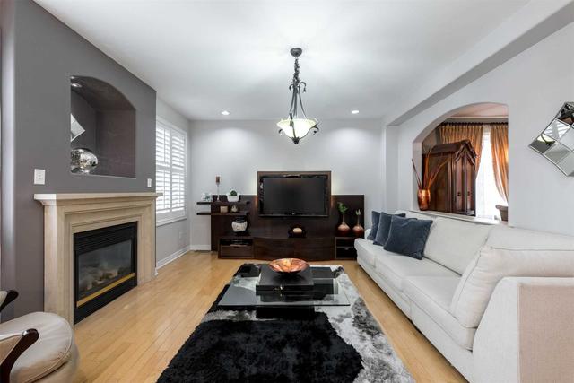 345 Vellore Woods Blvd, House detached with 4 bedrooms, 4 bathrooms and 4 parking in Vaughan ON | Image 5