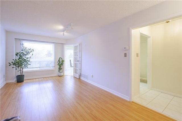 23 Radwell Cres, House detached with 3 bedrooms, 3 bathrooms and 1 parking in Toronto ON | Image 3
