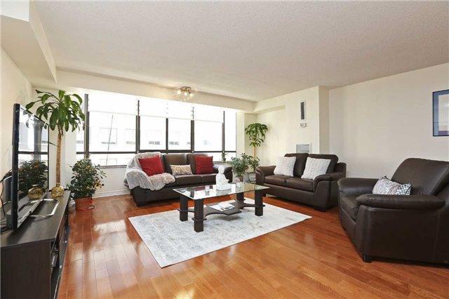906A - 280 Simcoe St, Condo with 2 bedrooms, 2 bathrooms and 1 parking in Toronto ON | Image 6