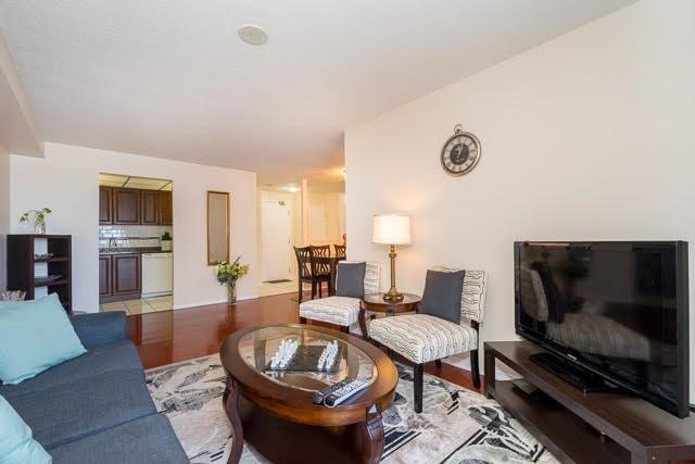 1013 - 155 Hillcrest Ave, Condo with 2 bedrooms, 2 bathrooms and 1 parking in Mississauga ON | Image 12