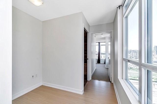 949 - 10 Capreol Crt, Condo with 2 bedrooms, 2 bathrooms and 1 parking in Toronto ON | Image 19