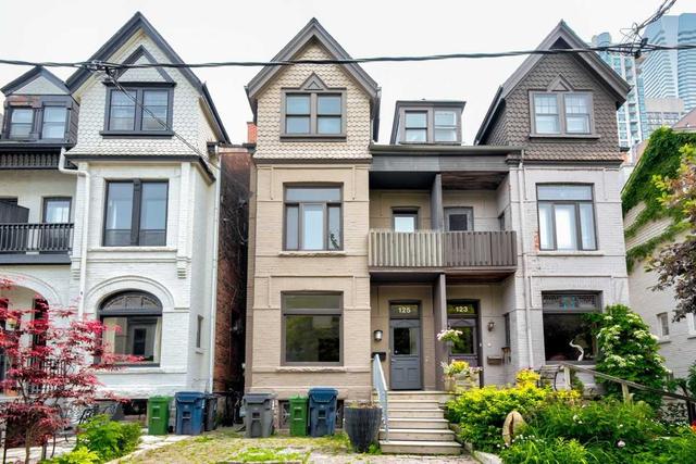 125 Collier St, House semidetached with 5 bedrooms, 3 bathrooms and 0 parking in Toronto ON | Image 12