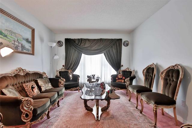815 Shanahan Blvd, House detached with 4 bedrooms, 3 bathrooms and 5 parking in Newmarket ON | Image 23