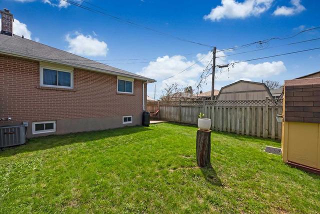 685 Perry Cres, House semidetached with 3 bedrooms, 2 bathrooms and 2 parking in Oshawa ON | Image 18