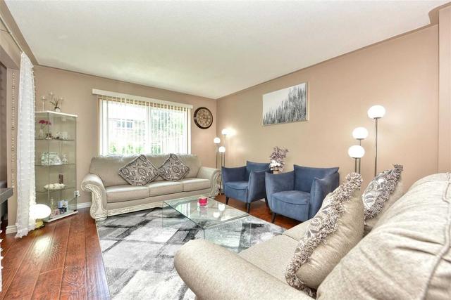 32 Balmoral Dr, Townhouse with 3 bedrooms, 2 bathrooms and 1 parking in Brampton ON | Image 36