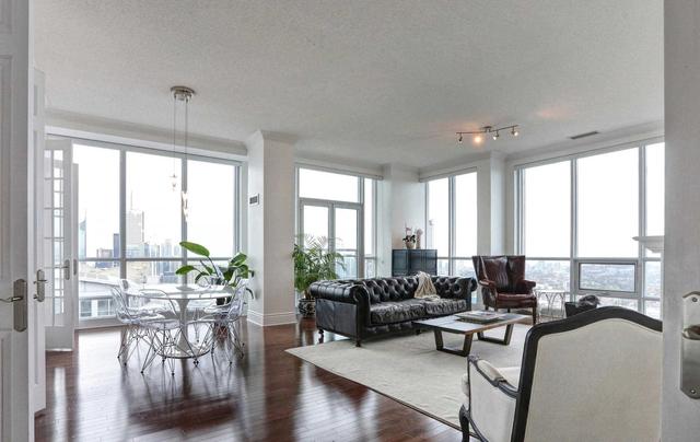 ph05 - 763 Bay St, Condo with 2 bedrooms, 3 bathrooms and 2 parking in Toronto ON | Image 12