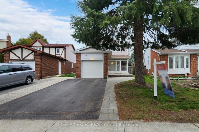 5 Oakhaven Dr, House detached with 3 bedrooms, 3 bathrooms and 4 parking in Toronto ON | Image 1