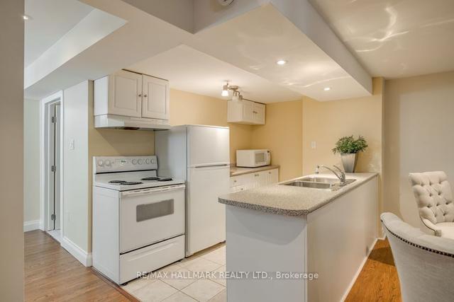 63 Cedarcrest Blvd, House detached with 2 bedrooms, 2 bathrooms and 4 parking in Toronto ON | Image 6
