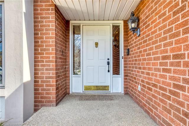 2155 Pineview Drive, House detached with 4 bedrooms, 3 bathrooms and 4 parking in Oakville ON | Image 12