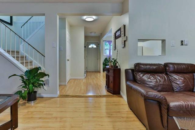 14 Juliette Sq, House attached with 3 bedrooms, 2 bathrooms and 1 parking in Brampton ON | Image 20