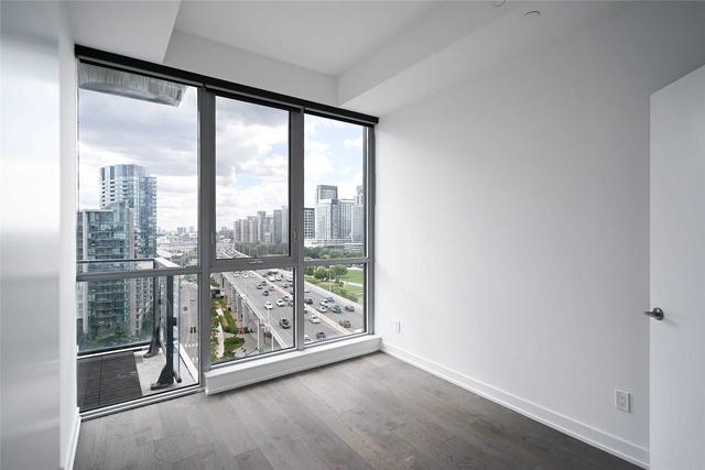 sph11 - 50 Bruyeres Mews, Condo with 1 bedrooms, 1 bathrooms and 1 parking in Toronto ON | Image 2