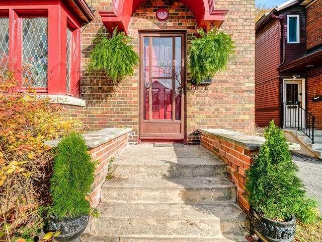 165 Lascelles Blvd, House detached with 4 bedrooms, 1 bathrooms and 2 parking in Toronto ON | Image 23
