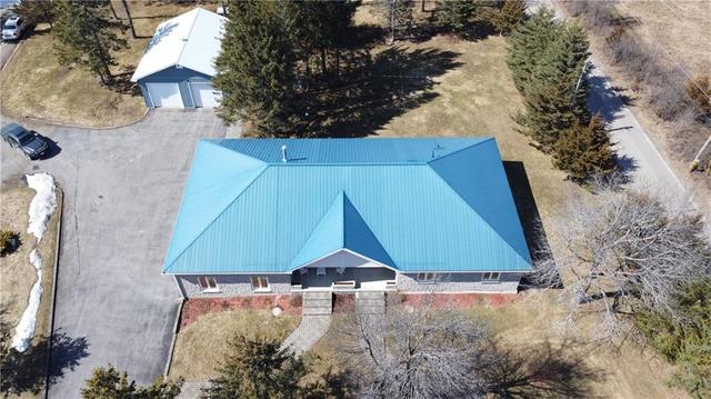 3805 Big Rideau Lake Road, House detached with 3 bedrooms, 2 bathrooms and 14 parking in Rideau Lakes ON | Image 4