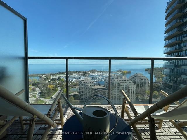 2402 - 2230 Lake Shore Blvd W, Condo with 2 bedrooms, 1 bathrooms and 1 parking in Toronto ON | Image 10