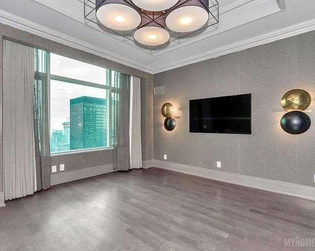 4805 - 311 Bay St, Condo with 2 bedrooms, 3 bathrooms and 1 parking in Toronto ON | Image 11