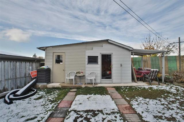 44 Clair Rd, House detached with 3 bedrooms, 2 bathrooms and 4 parking in Toronto ON | Image 18
