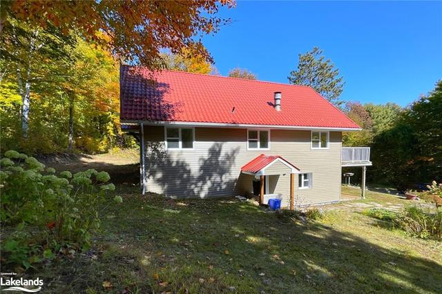 9297 Highway 118, House detached with 5 bedrooms, 2 bathrooms and 10 parking in Minden Hills ON | Image 15