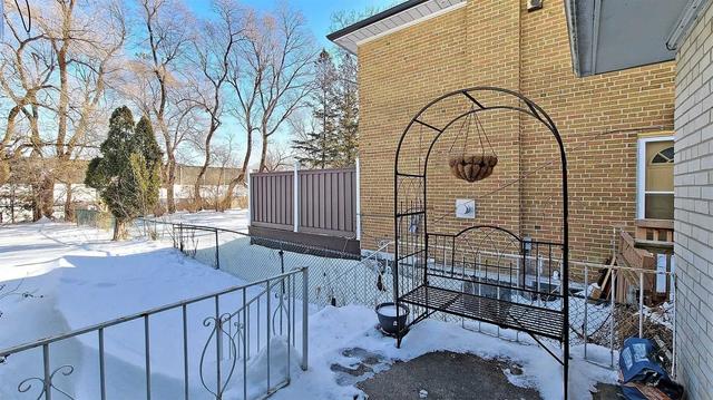 17 Baroness Cres, House detached with 3 bedrooms, 3 bathrooms and 4 parking in Toronto ON | Image 7