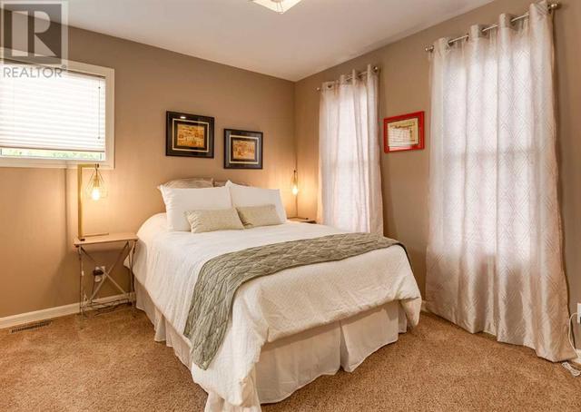 111 16 Street Nw, House detached with 3 bedrooms, 3 bathrooms and 1 parking in Calgary AB | Image 28