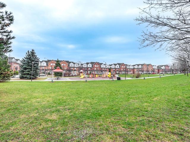 12 - 2 Hedge End Rd, Townhouse with 3 bedrooms, 3 bathrooms and 2 parking in Toronto ON | Image 25