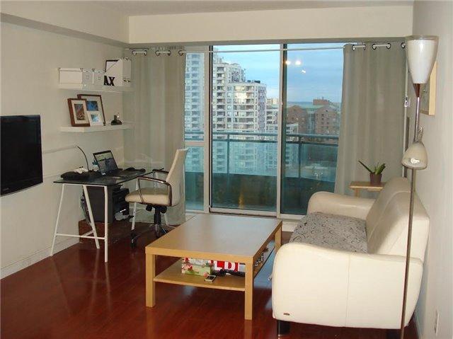 lph11 - 8 Pemberton Ave, Condo with 1 bedrooms, 1 bathrooms and 1 parking in Toronto ON | Image 2