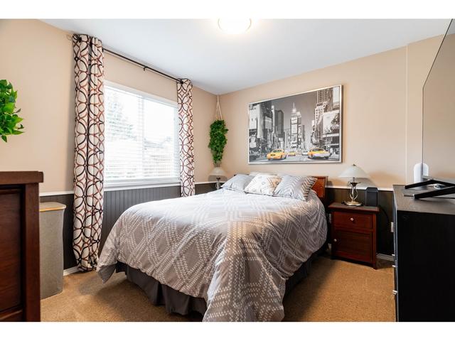 27026 27b Avenue, House detached with 5 bedrooms, 4 bathrooms and 4 parking in Langley BC | Image 27