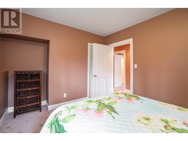 2599 Golf View Crescent, House detached with 4 bedrooms, 2 bathrooms and 3 parking in Columbia Shuswap C BC | Image 32