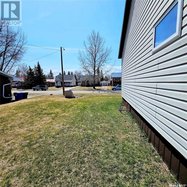 206 Wells Avenue E, House detached with 4 bedrooms, 2 bathrooms and null parking in Langenburg SK | Image 4