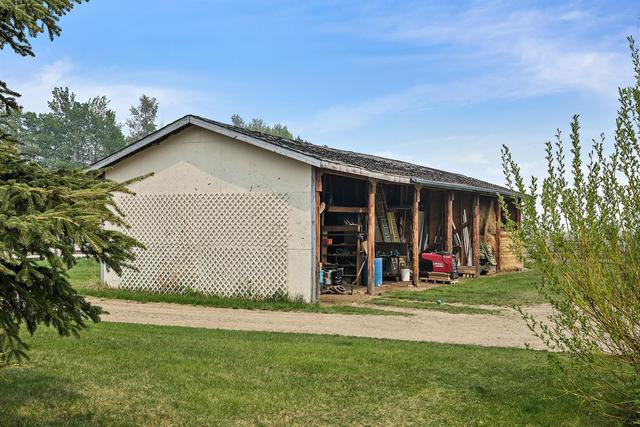 62053 38 4 Township, House detached with 4 bedrooms, 2 bathrooms and null parking in Clearwater County AB | Image 43