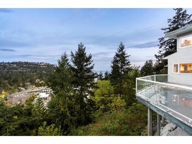 5860 Falcon Road, House detached with 5 bedrooms, 5 bathrooms and null parking in West Vancouver BC | Image 17