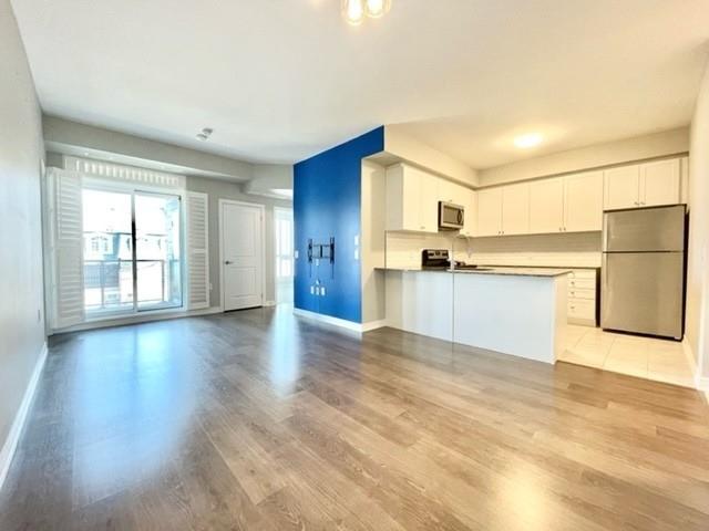 303 - 2388 Khalsa Gate, Townhouse with 2 bedrooms, 2 bathrooms and 2 parking in Oakville ON | Image 3