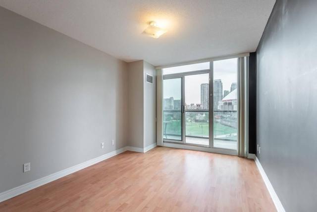 612 - 51 Lower Simcoe St, Condo with 1 bedrooms, 1 bathrooms and null parking in Toronto ON | Image 8