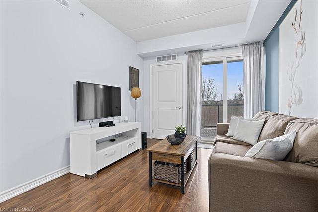 107 - 630 Sauve Street, House attached with 1 bedrooms, 1 bathrooms and 1 parking in Milton ON | Image 3