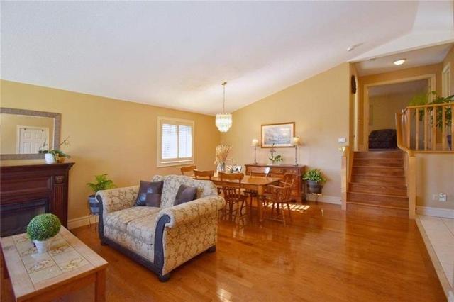 104 Hepburn Cres, House detached with 2 bedrooms, 2 bathrooms and 6 parking in Hamilton ON | Image 12