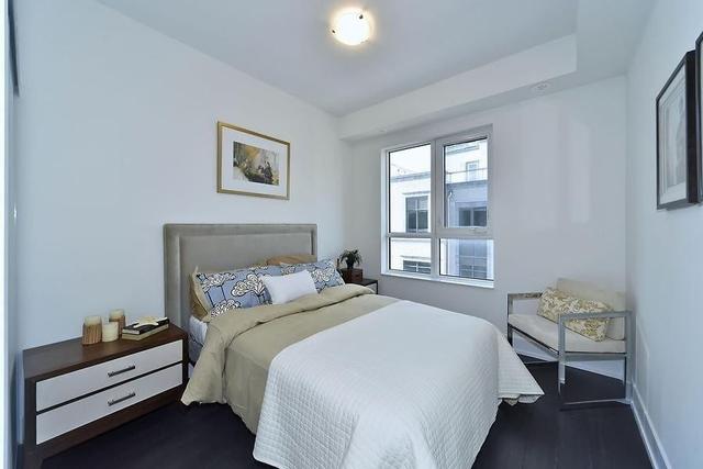 8 - 52 Holmes Ave, Townhouse with 2 bedrooms, 2 bathrooms and 2 parking in Toronto ON | Image 6