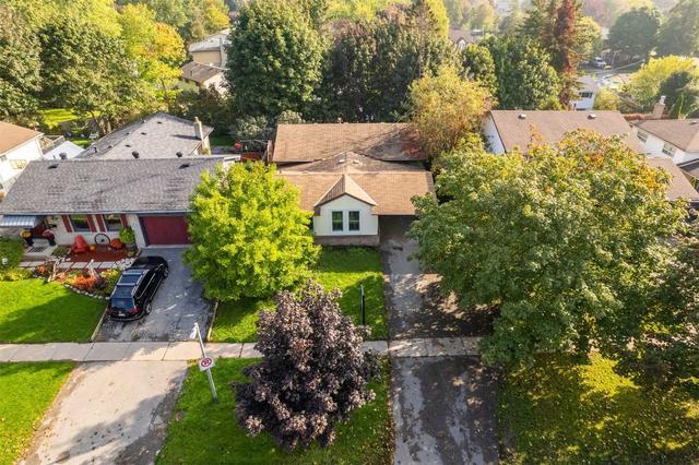 37 Simpson Ave, House detached with 3 bedrooms, 2 bathrooms and 5 parking in Clarington ON | Image 12