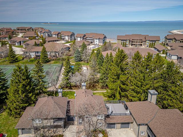402 Mariners Way, Townhouse with 3 bedrooms, 3 bathrooms and 2 parking in Collingwood ON | Image 1
