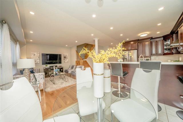 81 Whitlock Cres, House semidetached with 3 bedrooms, 3 bathrooms and 4 parking in Ajax ON | Image 8