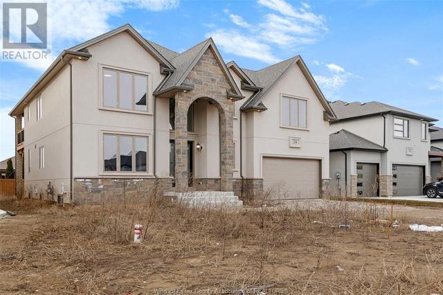 351 Benson Court, House detached with 5 bedrooms, 4 bathrooms and null parking in Amherstburg ON | Image 2
