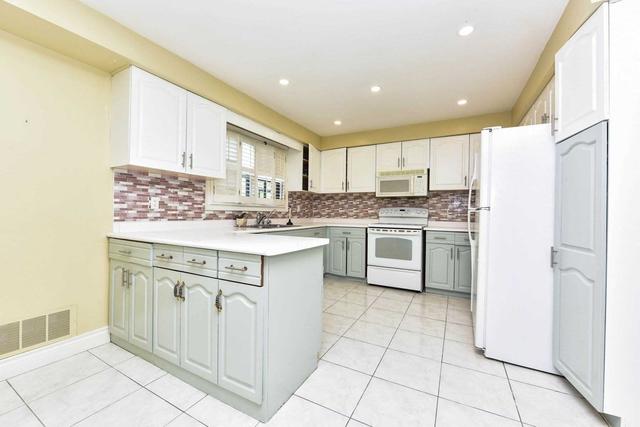 82 Airdrie Dr, House detached with 4 bedrooms, 4 bathrooms and 4 parking in Vaughan ON | Image 5