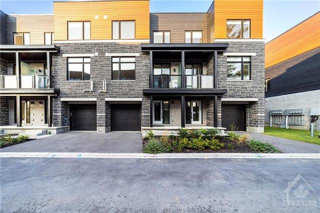 812 Star Private, Townhouse with 2 bedrooms, 4 bathrooms and 2 parking in Ottawa ON | Image 1