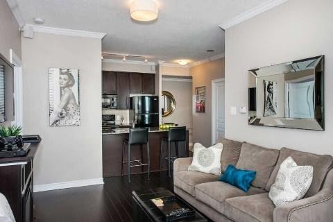 2611 - 3525 Kariya Dr, Condo with 2 bedrooms, 1 bathrooms and 1 parking in Mississauga ON | Image 3