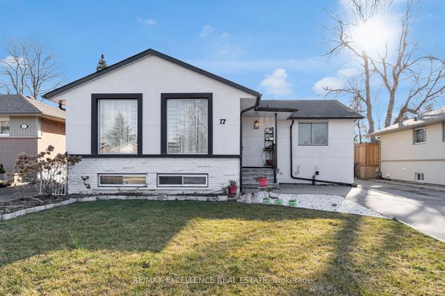 17 Coniston Ave, House detached with 3 bedrooms, 4 bathrooms and 5 parking in Brampton ON | Image 1