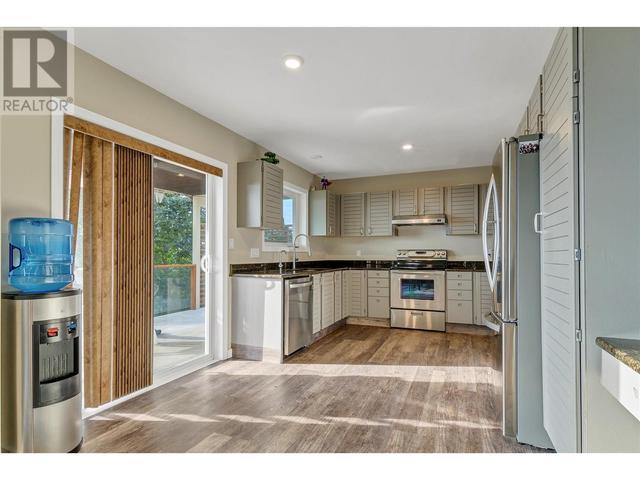 4308 Wellington Drive, House detached with 4 bedrooms, 3 bathrooms and 2 parking in Vernon BC | Image 9